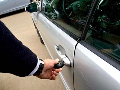 вскрытие замка автомобиля вскрытие замка автомобиля